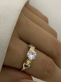Anillo piedra circulo blanca