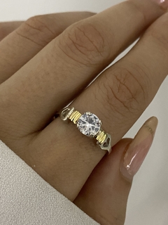 Anillo piedra circulo blanca en internet