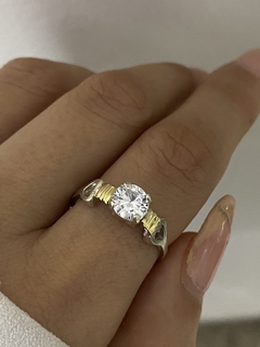 Anillo piedra circulo blanca - Vogamayorista