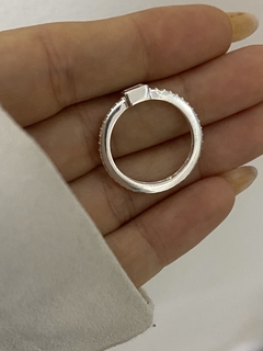 Anillo sin fin y cubic cristal en internet