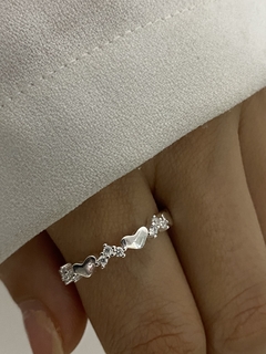 Anillo corazón y V cubic