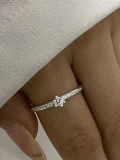 Anillo solitario