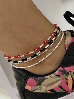 Tobillera modelo 5 (negra y bolitas)