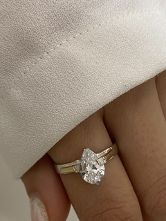 Anillo gota blanco