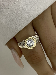 Anillo bvulgari piedra blanca