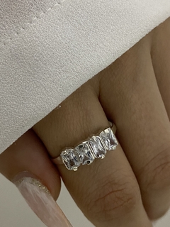 Anillo rectangular 4 piedras