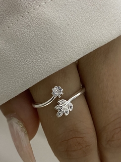 Anillo hojita y cubic (Regulable)