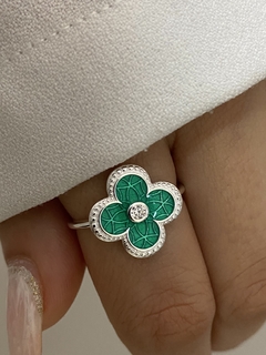Anillo trebol nacar verde y cubic