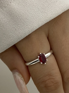 Anillo piedra fucsia