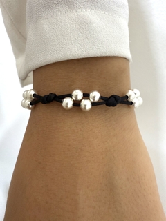 Pulsera hilo negro bolitas entrelazadas ajustable - comprar online