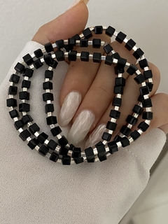 Pulsera cristal cubo negro y cubito (elastizada)