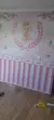 Papel de Parede Ursinha Princesa com Balões e Flores em Tons de Rosa - Papeis Decor