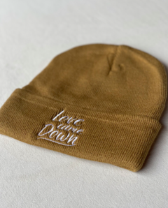Gorro Rocky LOVE CAME DOWN
