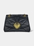 Bolsa Dolce & Gabbana Devotion Grande Preta com detalhe em coração dourado e alças em corrente.