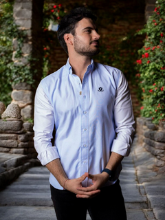 CAMISA CABALLERO ESTILO CELESTE MANGAS BLANCA - comprar en línea