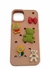 Fundas Tipo Crocs Con Pins iPhone 14 - El rinconcito de M & M