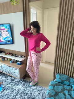 Pijama longo Suede Blusa Bege e Calça Rosa love e corações - comprar online