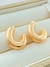 BRINCO ARGOLA ACETINADA GROSSA FOLHADO A OURO