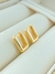BRINCO ARGOLA DE CLICK RETANGULAR ACETINADO/ BRILHO FOLHADO A OURO