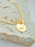 PULSEIRA MALHA DIAMANTADA COM PINGENTE ESCRITA MÃE FOLHADO A OURO - comprar online