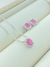 CONJUNTO PEDRA ROSA COM BORDA CRAVEJADA RODIO BRANCO