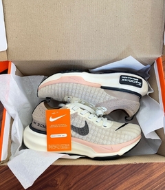 ZoomX INVINCIBLE RUN 3 NUDE - comprar online