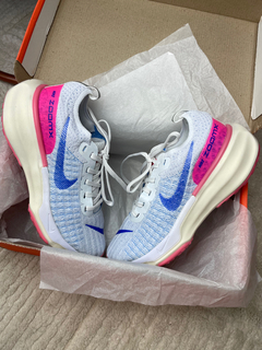 ZOOM X INVINCIBLE RUN 3 AZUL/ROSA - comprar online
