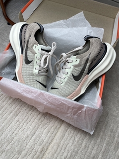 ZoomX INVINCIBLE RUN 3 NUDE na internet