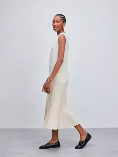 Vestido Midi Plissado Cru na internet