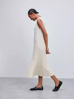 Vestido Midi Plissado Cru - KLANNS