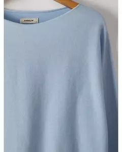 Blusa canoa em Tricot Anselmi azul gelo - loja online