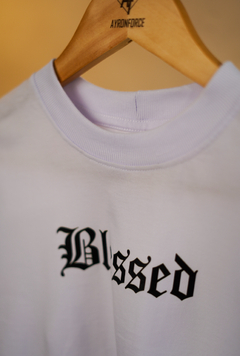 Cropped Blessed Branco na internet