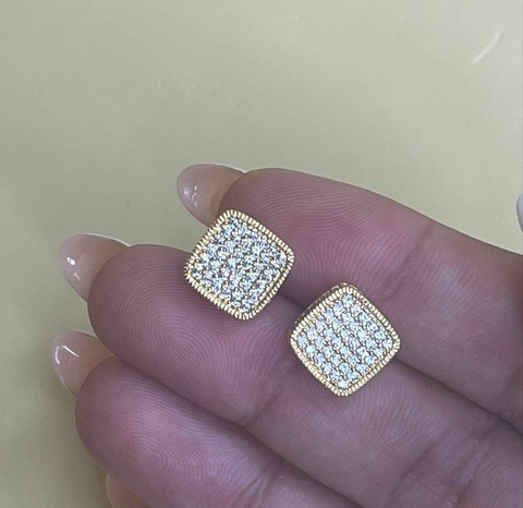 Brinco DONNA cravejado frente e lado