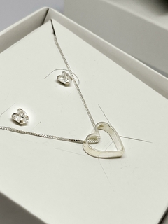 Conjunto Colar Cora + Brinco - comprar online