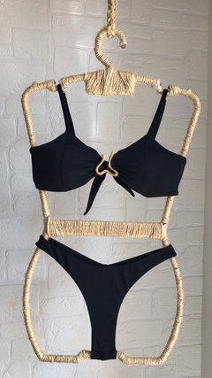 BIQUINI PRETO COM DETALHE DOURADO