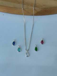 Colar ponto de luz formato gota de várias cores 45cm