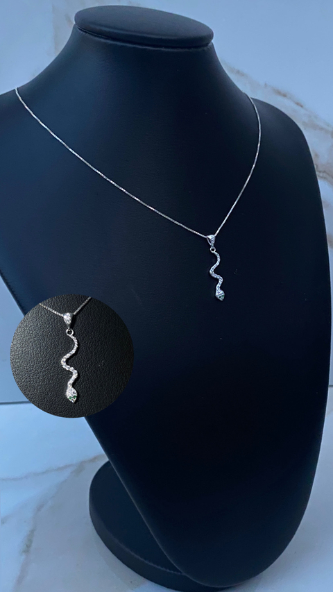 Colar cobra cravejado