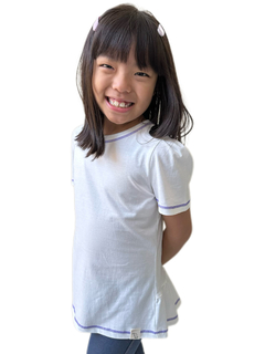 Blusa com Manga Princesa e Babado nas Costas - Off-White com Detalhe Roxo - Letemi