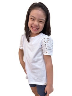 Blusa com Manga Princesa em Laise - Branco - comprar online