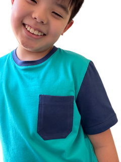 Camiseta Duas Cores com Bolso - Verde Turquesa na internet