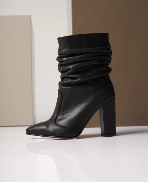 Botas Tania en internet
