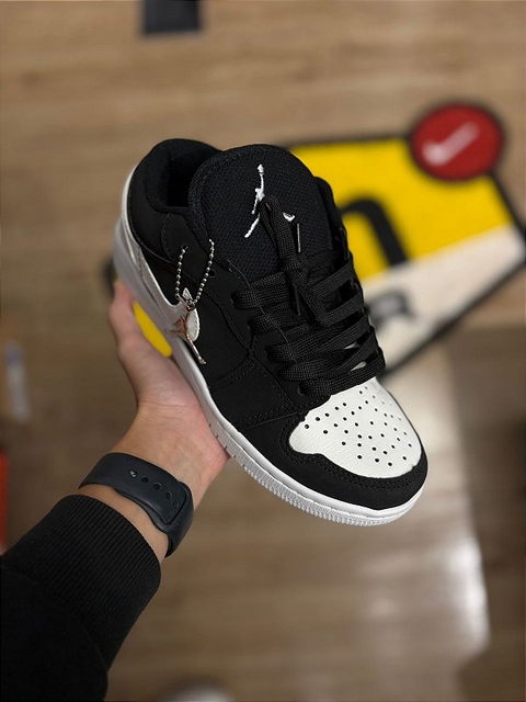 TENIS NIKE JORDAN LOW PRETO/BRANCO