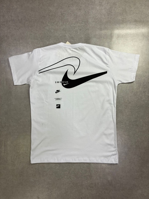CAMISETA NIKE SWOOSH BRANCA
