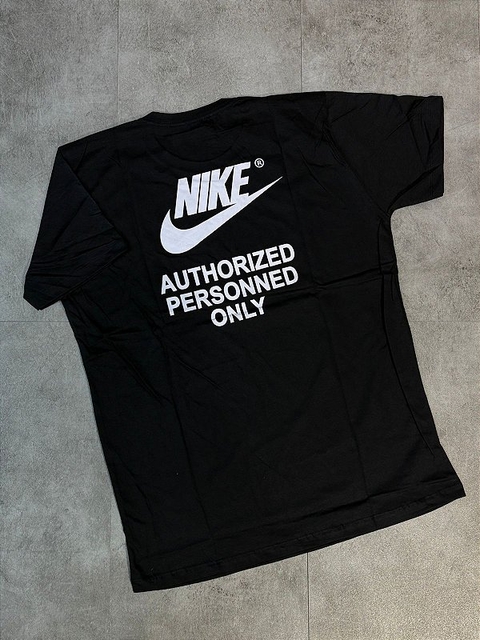 CAMISA NIKE AUTHORIZED PRETA