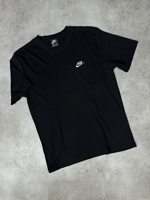 CAMISETA NIKE CLUB PRETA