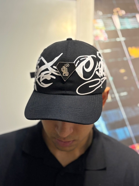 Boné Osasco Corte preto/branco