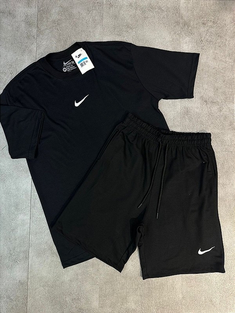 CONJUNTO NIKE BASIC OVERSIZE