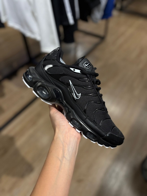 TÊNIS NIKE TN PRETO/SOLA BRANCA