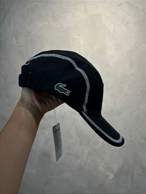 BONÉ LACOSTE COLORBLOCK BRANCO