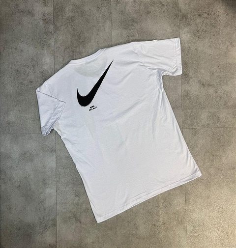 CAMISETA NIKE BASIC BRANCA NEW